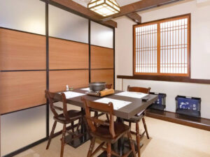 Our private room accommodates 4 guests.